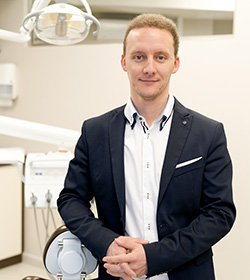 Zahnarzt: Dr. Matthäus Vincze